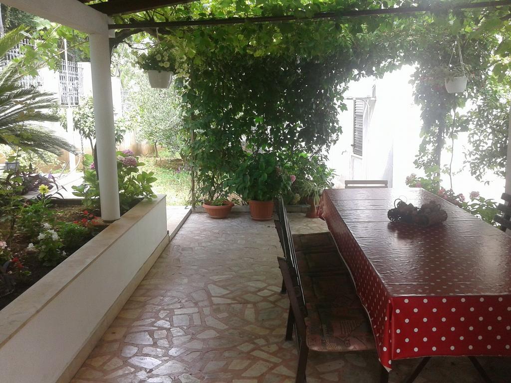 Apartments Villa Zvonimir Slatine Pokoj fotografie