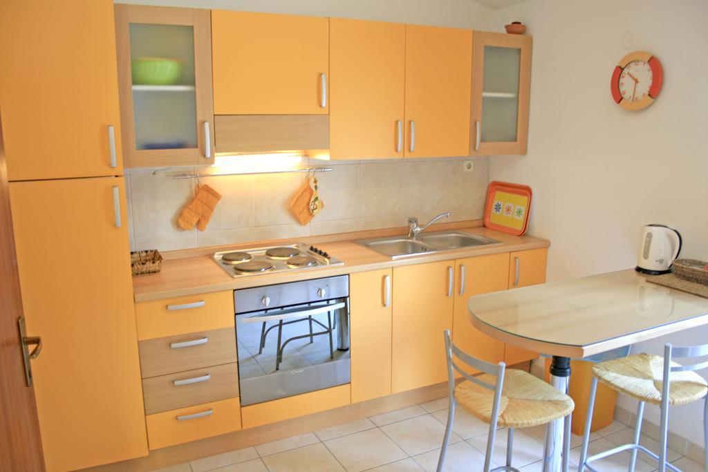 Apartments Villa Zvonimir Slatine Pokoj fotografie